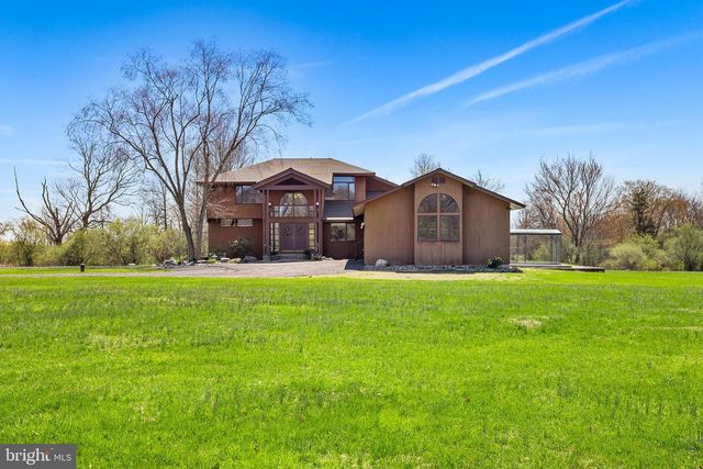 84 STONY BROOK RD, Hopewell, NJ 08525