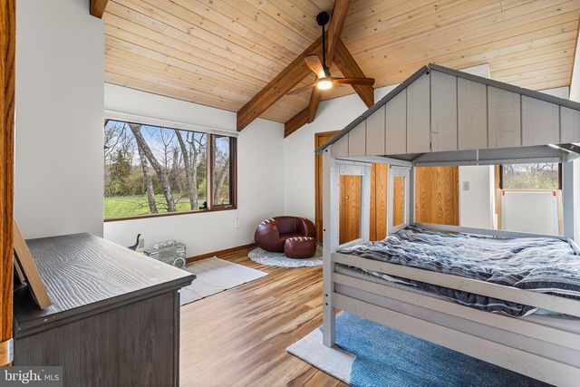 84 STONY BROOK RD, Hopewell, NJ 08525