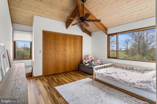 84 STONY BROOK RD, Hopewell, NJ 08525