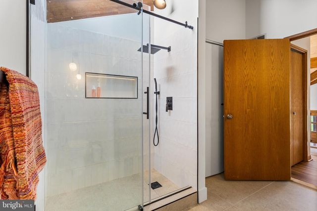 84 STONY BROOK RD, Hopewell, NJ 08525