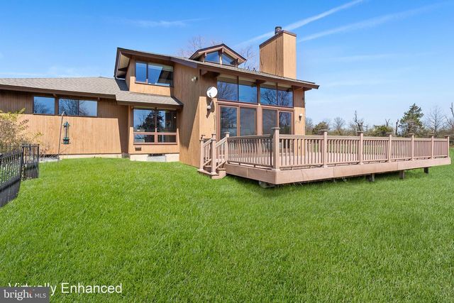 84 STONY BROOK RD, Hopewell, NJ 08525