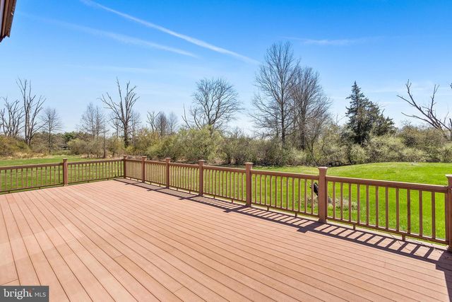 84 STONY BROOK RD, Hopewell, NJ 08525