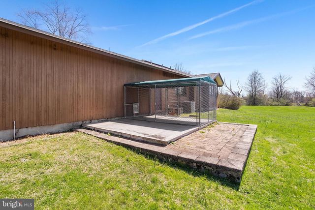 84 STONY BROOK RD, Hopewell, NJ 08525