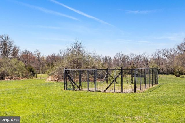 84 STONY BROOK RD, Hopewell, NJ 08525