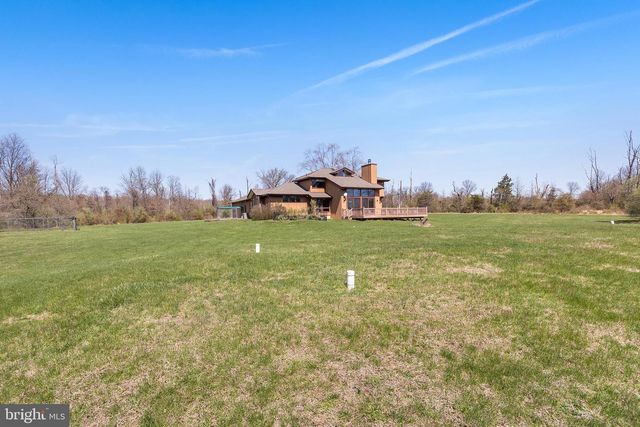 84 STONY BROOK RD, Hopewell, NJ 08525