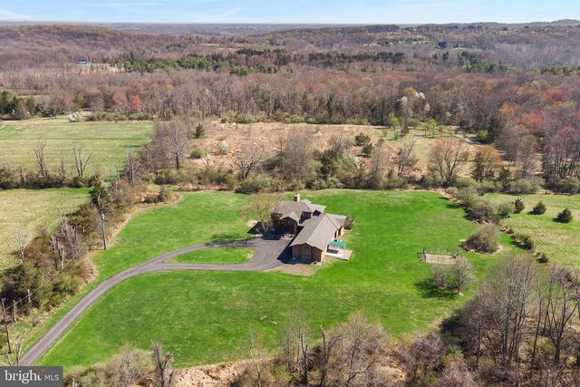 84 STONY BROOK RD, Hopewell, NJ 08525