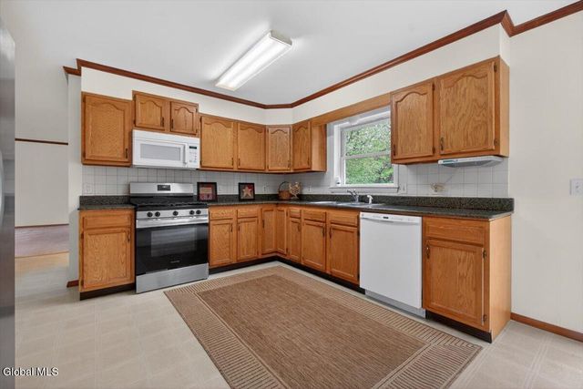 12 Pine Avenue, Johnstown, NY 12095