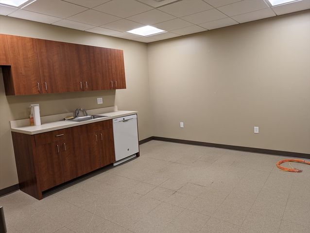 280 Shrewsbury St, Boylston, MA 01505