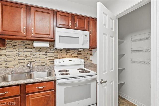 2451 North Rainbow Boulevard 1109, Las Vegas, NV 89108