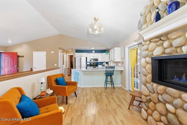 5983 N Loraine St, Coeur D'alene, ID 83815