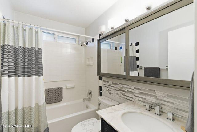 5983 N Loraine St, Coeur D'alene, ID 83815