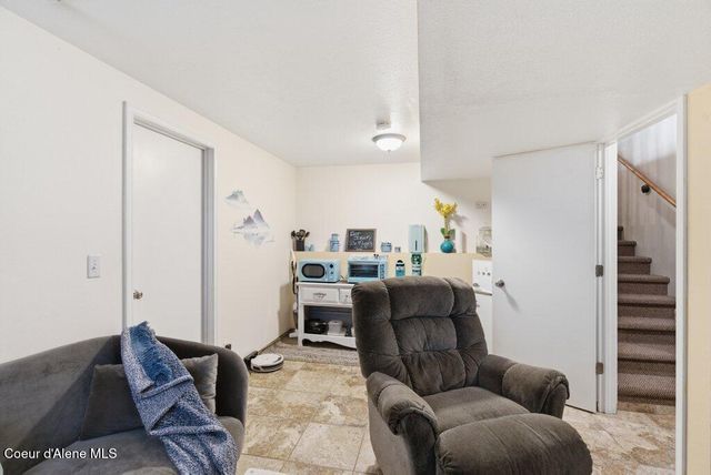 5983 N Loraine St, Coeur D'alene, ID 83815