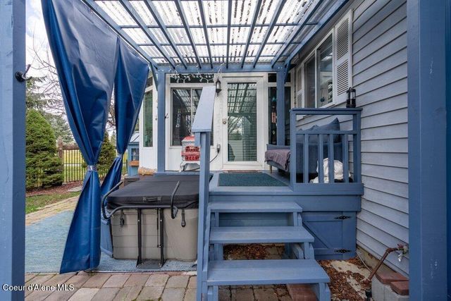 5983 N Loraine St, Coeur D'alene, ID 83815