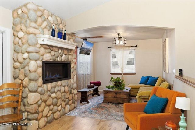 5983 N Loraine St, Coeur D'alene, ID 83815