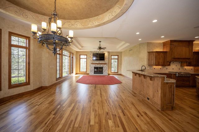 1512 W County Line ROAD, Mequon, WI 53092