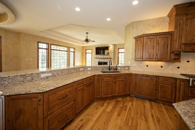 1512 W County Line ROAD, Mequon, WI 53092