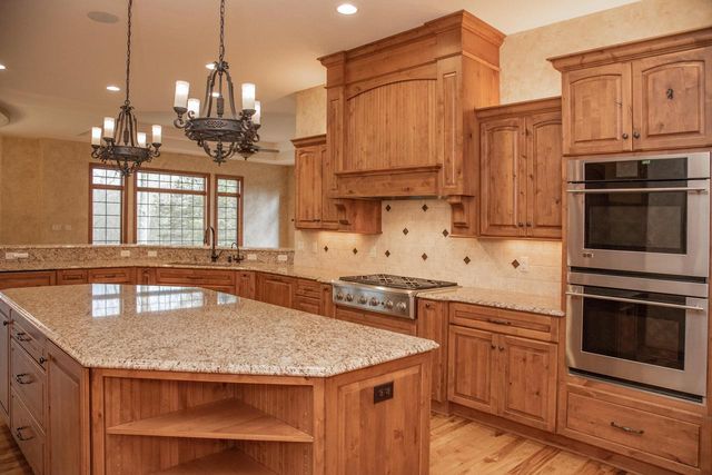 1512 W County Line ROAD, Mequon, WI 53092