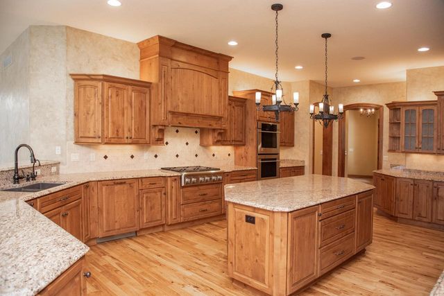 1512 W County Line ROAD, Mequon, WI 53092