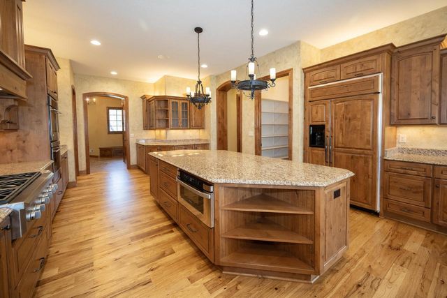 1512 W County Line ROAD, Mequon, WI 53092