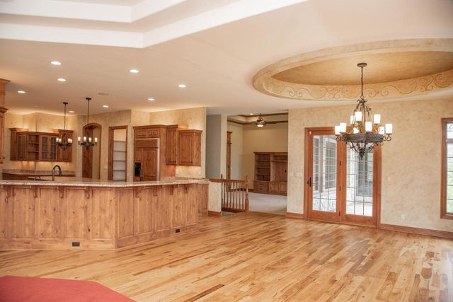 1512 W County Line ROAD, Mequon, WI 53092