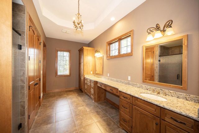 1512 W County Line ROAD, Mequon, WI 53092