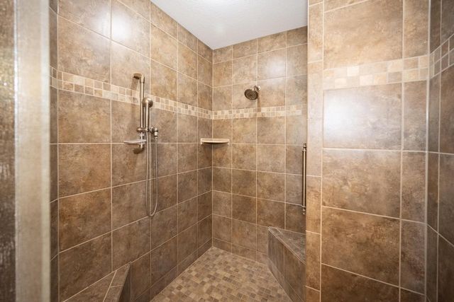 1512 W County Line ROAD, Mequon, WI 53092