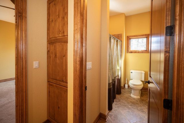 1512 W County Line ROAD, Mequon, WI 53092