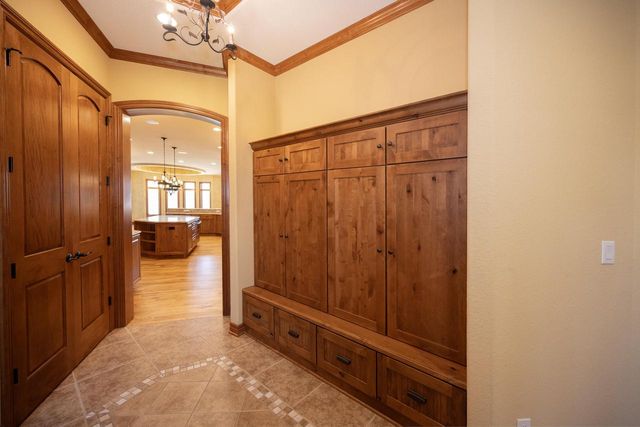 1512 W County Line ROAD, Mequon, WI 53092