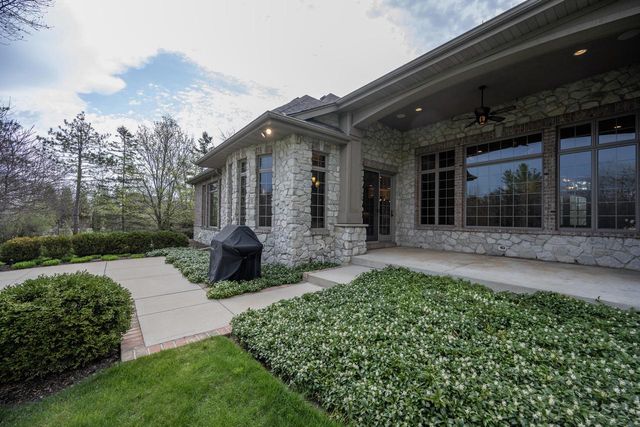 1512 W County Line ROAD, Mequon, WI 53092