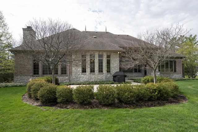 1512 W County Line ROAD, Mequon, WI 53092