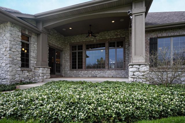 1512 W County Line ROAD, Mequon, WI 53092