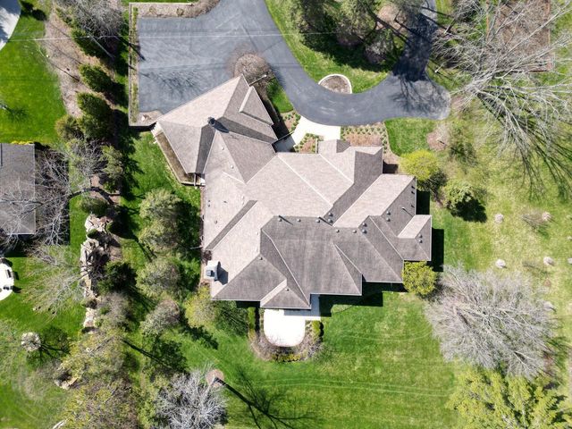 1512 W County Line ROAD, Mequon, WI 53092