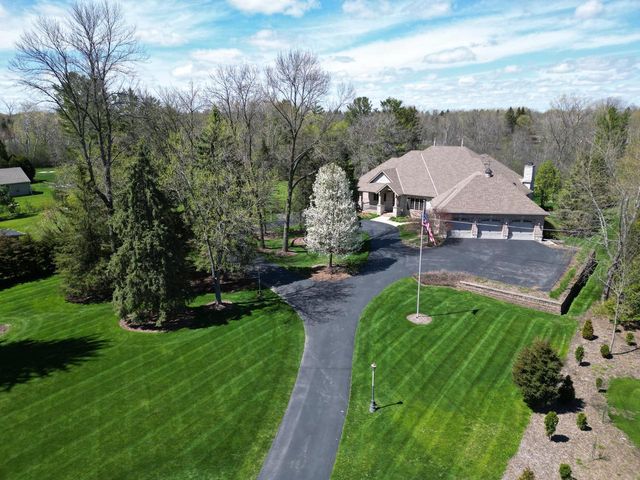 1512 W County Line ROAD, Mequon, WI 53092