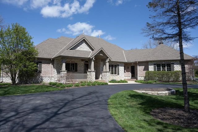 1512 W County Line ROAD, Mequon, WI 53092