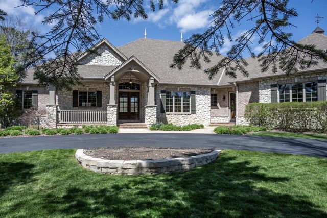 1512 W County Line ROAD, Mequon, WI 53092