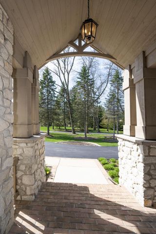 1512 W County Line ROAD, Mequon, WI 53092