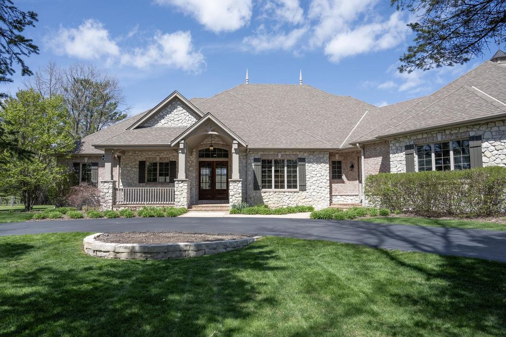 1512 W County Line ROAD, Mequon, WI 53092