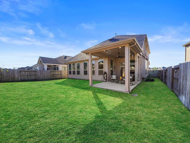 10267 Bayou Oaks Drive, Conroe, TX 77385