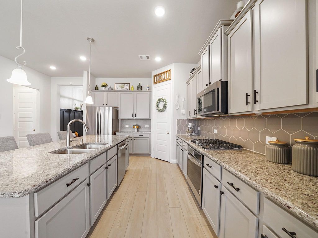 10267 Bayou Oaks Drive, Conroe, TX 77385