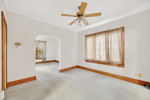 129 Kingsbury Avenue, La Porte, IN 46350