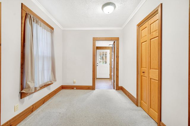 129 Kingsbury Avenue, La Porte, IN 46350