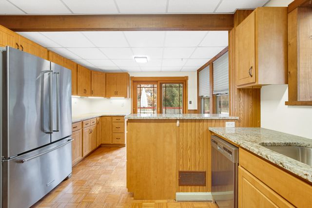 129 Kingsbury Avenue, La Porte, IN 46350