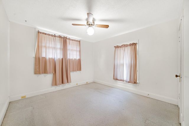 129 Kingsbury Avenue, La Porte, IN 46350