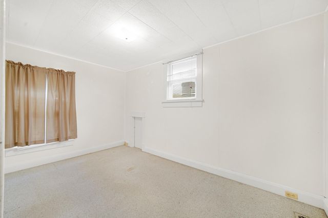 129 Kingsbury Avenue, La Porte, IN 46350