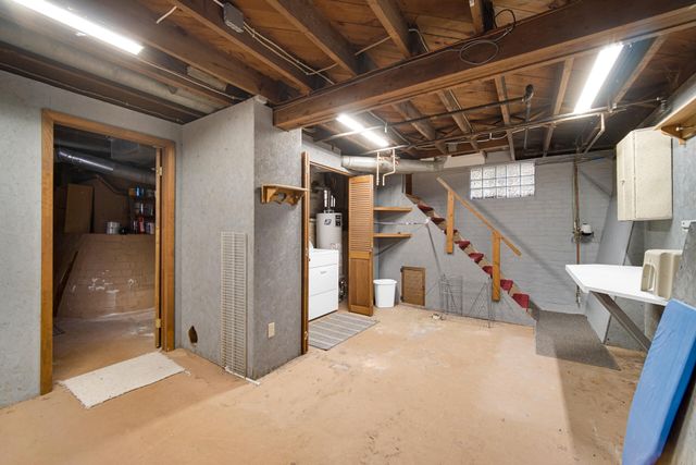 129 Kingsbury Avenue, La Porte, IN 46350