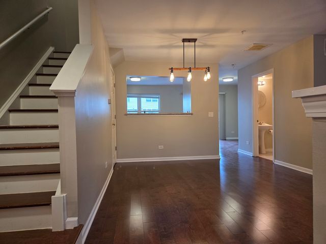 728 River Walk Drive, Wheeling, IL 60090