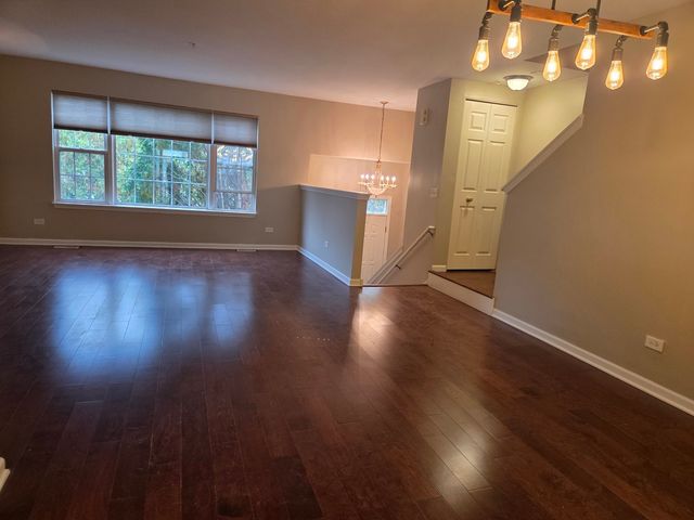 728 River Walk Drive, Wheeling, IL 60090