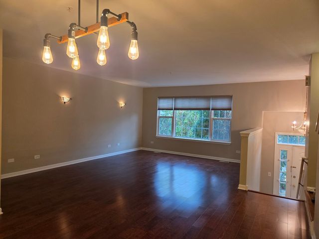 728 River Walk Drive, Wheeling, IL 60090