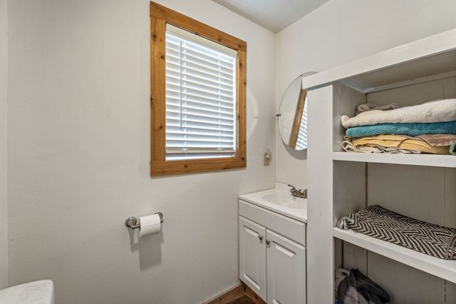 412 S Broadway Street, Meridian, TX 76665