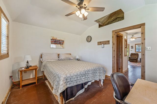 412 S Broadway Street, Meridian, TX 76665